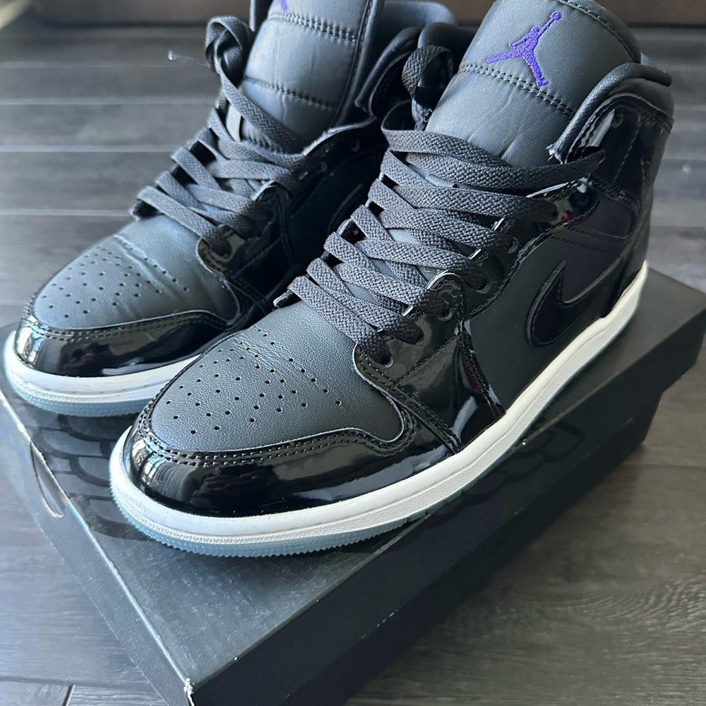 Jordan Men's Sneakers in Black and Purple